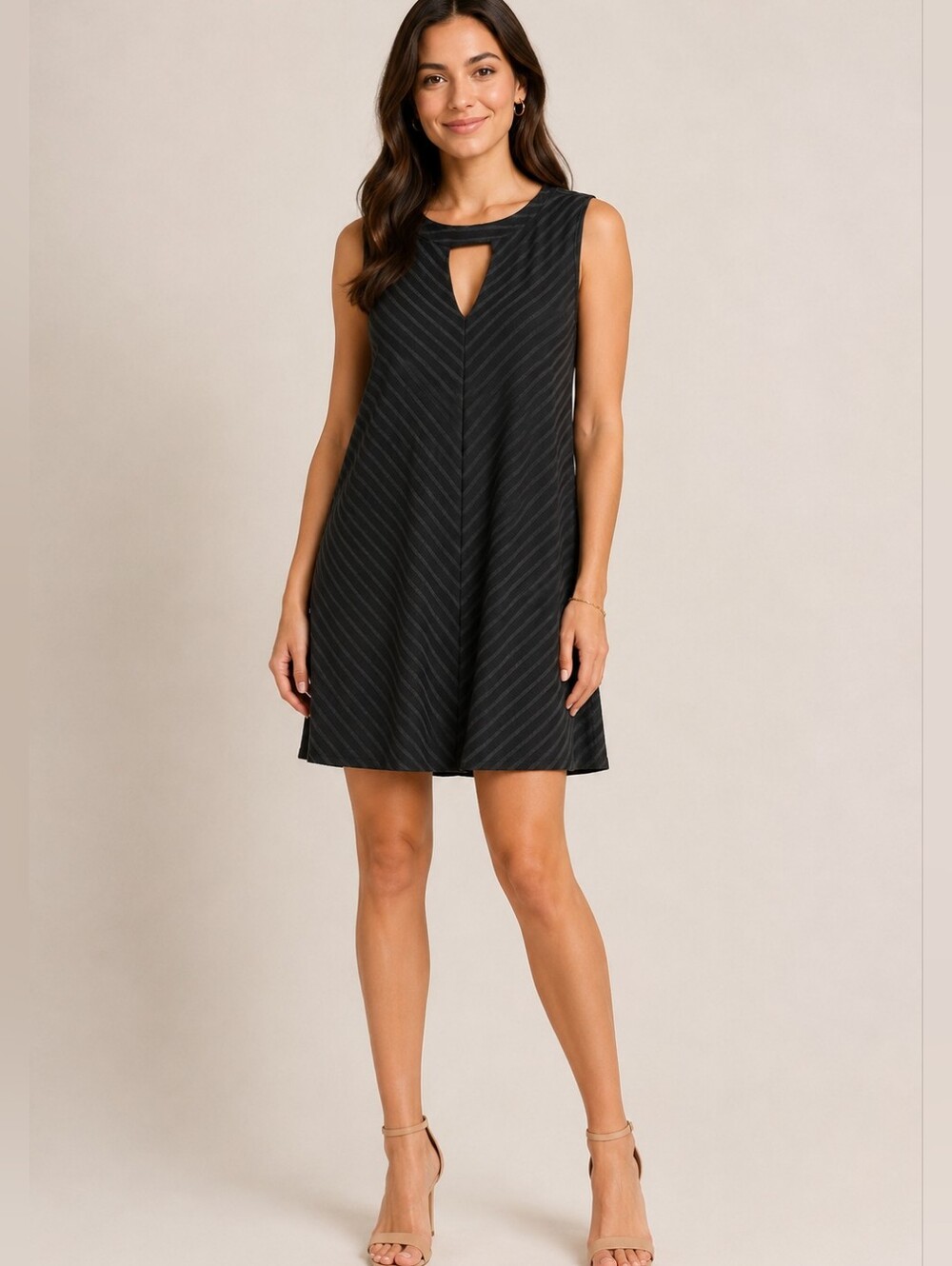 Jennifer Lopez Black Sleeveless Keyhole Shift Dress Size Medium